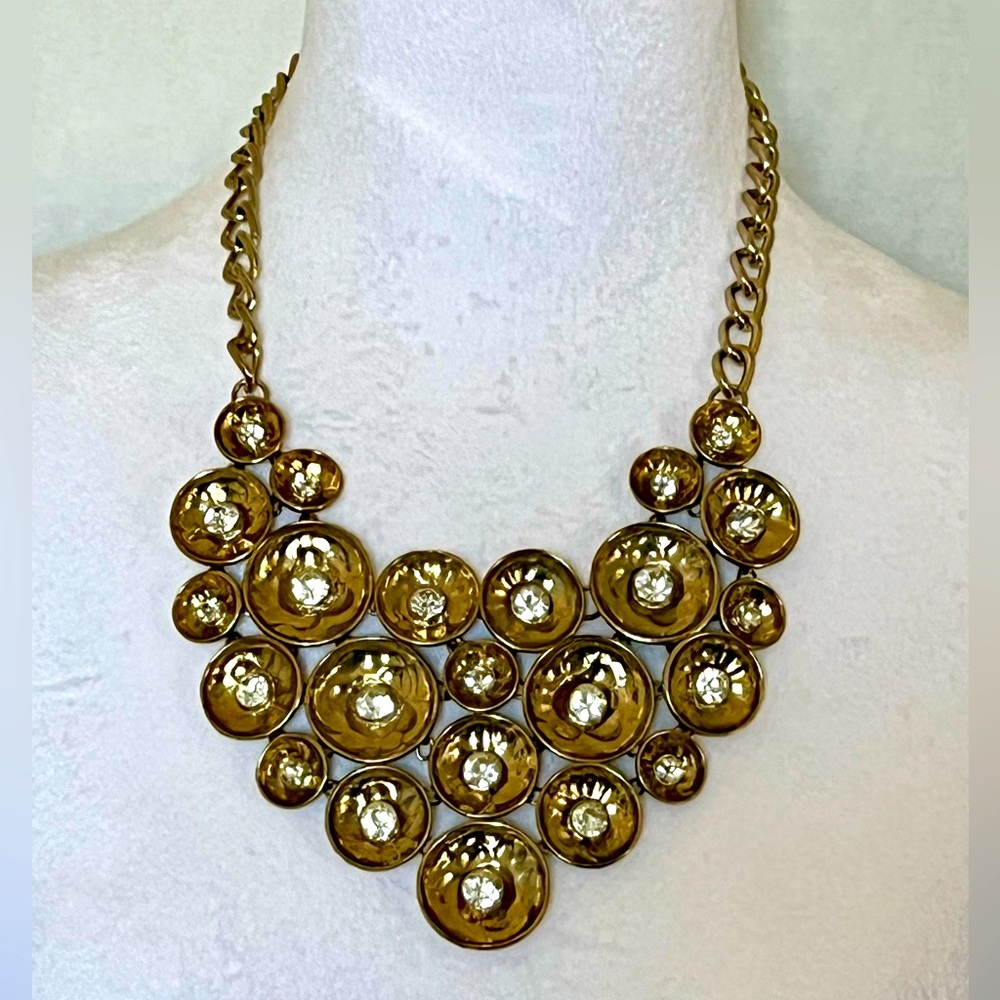 •Uniquely designed Crystals in Cups Bib Necklace